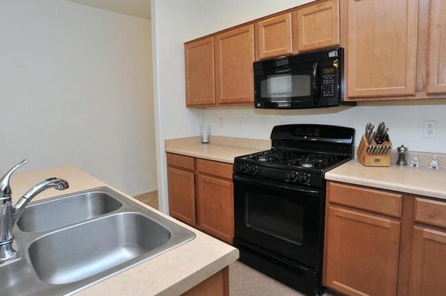 Building Photo - 11822 W Farmall Dr