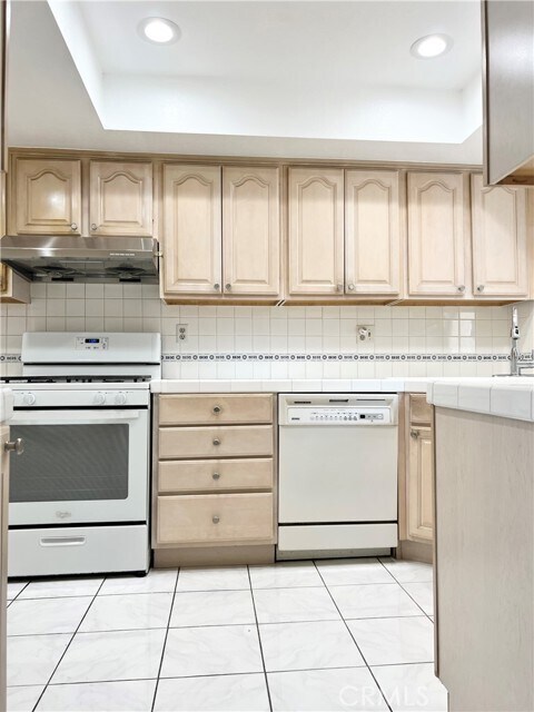 Building Photo - 13946 Sandy Way