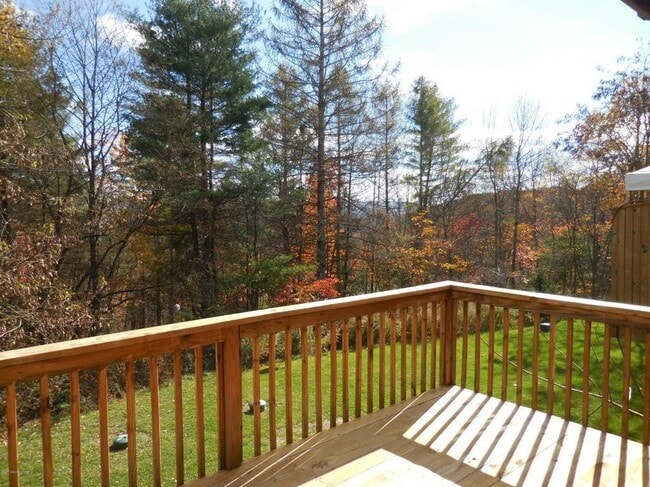 Building Photo - 808 Brushy Mountain Rd