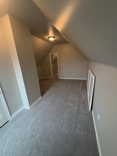 Building Photo - 670 Richmond Ave