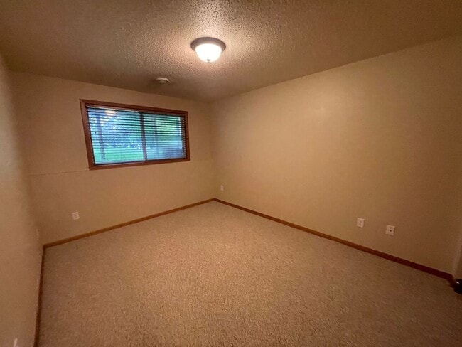 Building Photo - Pet-Friendly 3 Bed Twin Home with Patio & Garage