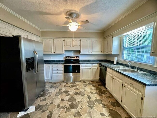 Building Photo - 2514 Dartmouth Dr