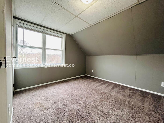 Building Photo - 763 Shaw Ave