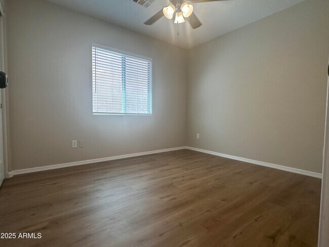 Building Photo - 25211 W Lamont Ave