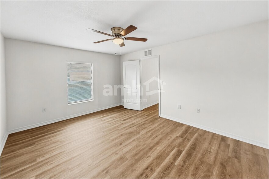 Building Photo - 1122 Brenton Leaf Dr