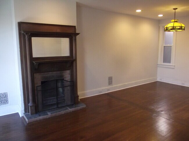 Living room view 3 - 1419 E Capitol St SE