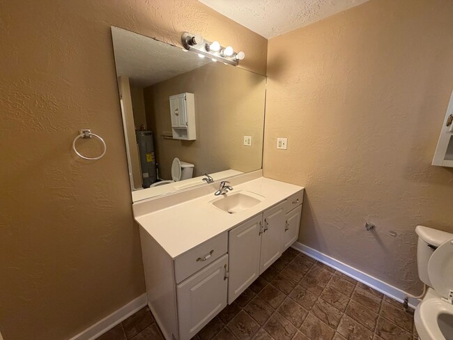 Building Photo - 3 Bed 2 Bath home in the Heart of Martin, TN!