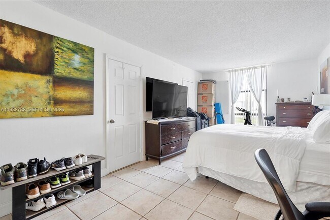 Building Photo - 13499 Biscayne Blvd