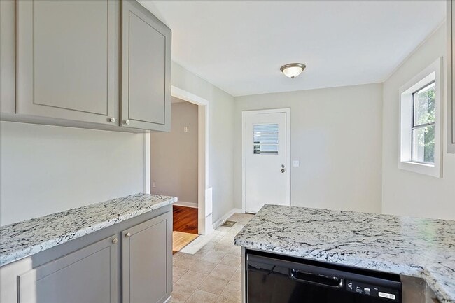 Building Photo - Charming 3-Bedroom Home in Pearl, MS