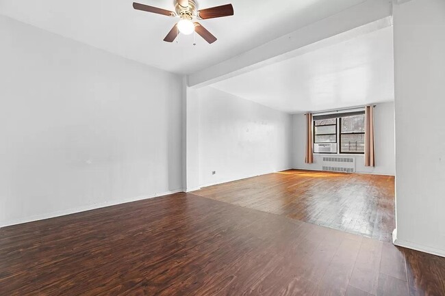 Building Photo - 2550 Independence Ave