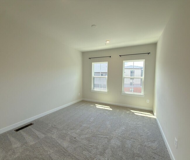 Building Photo - 14441 Albemarle Point Pl