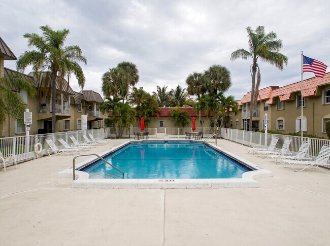 Building Photo - 495 SE 8th St