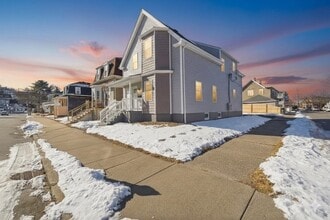 Building Photo - 1 Clough St