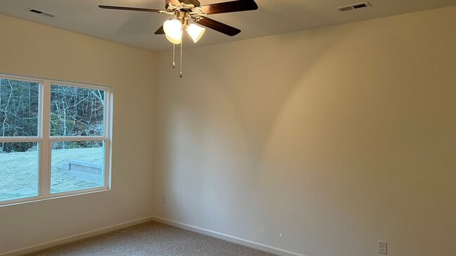 Building Photo - Chelsea Park's  Built 2022 One level 4 Bed...