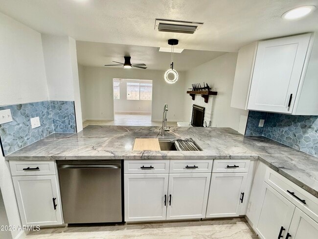 Building Photo - 5817 W Tierra Buena Ln