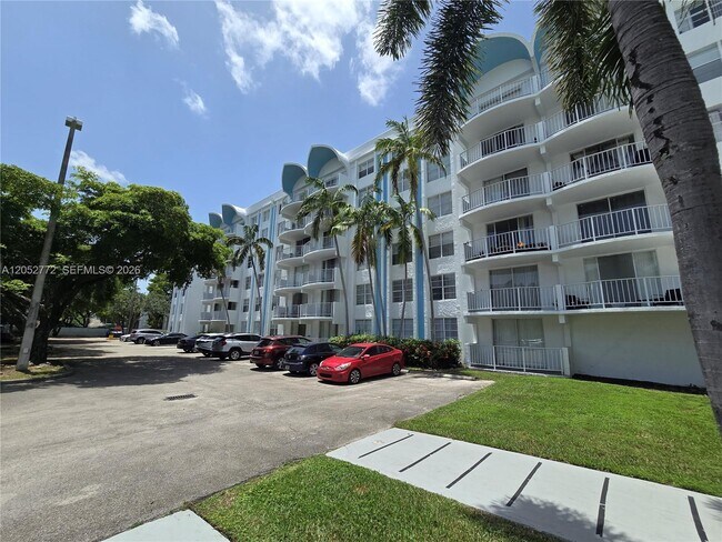 Building Photo - 484 NW 165th St