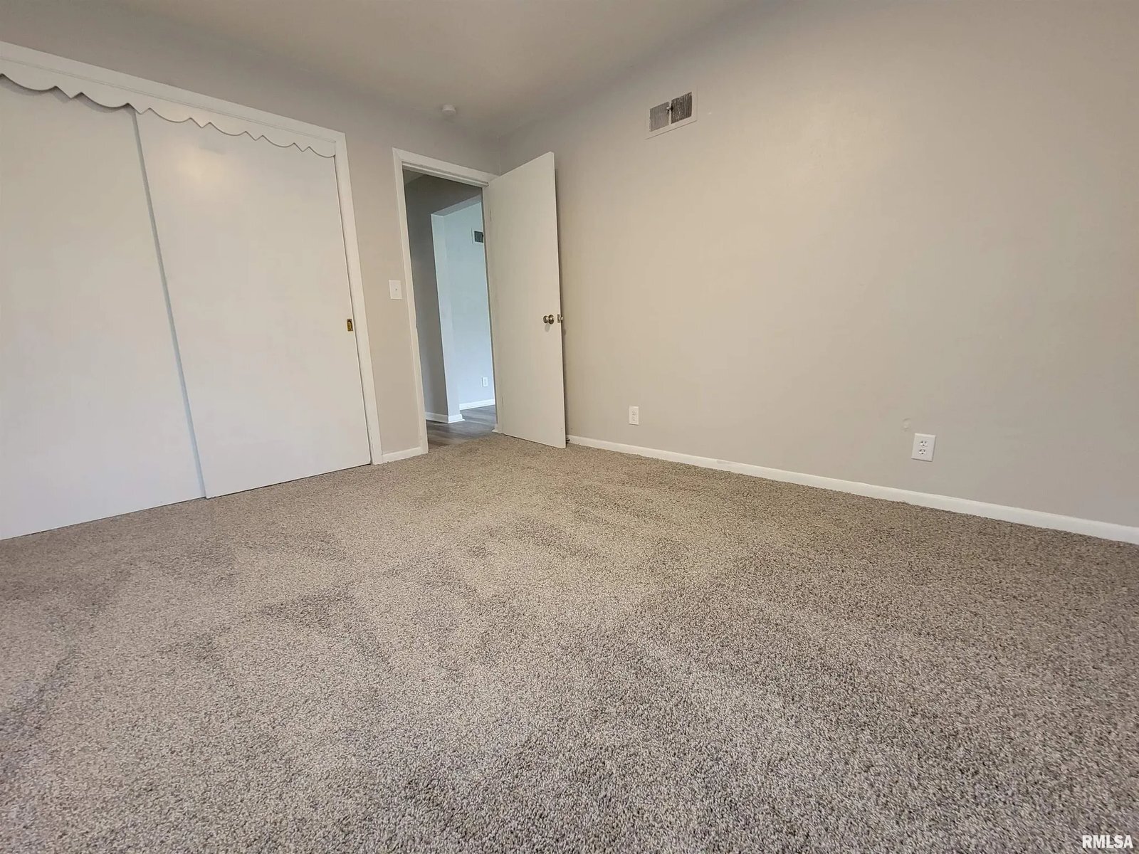 Building Photo - 2617 W Kansas St