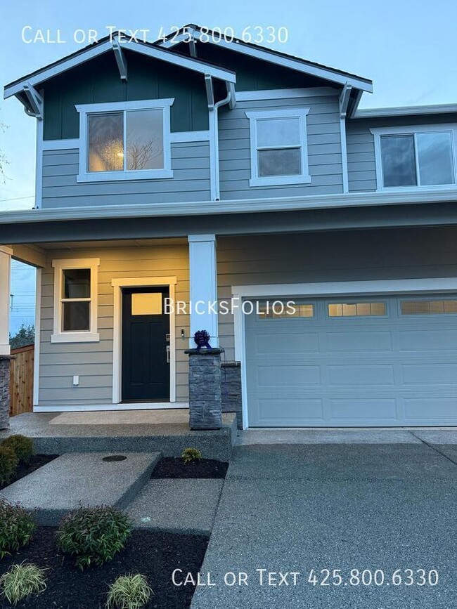 Primary Photo - Brand New Home: A Stunning 5-Bedroom Retre...