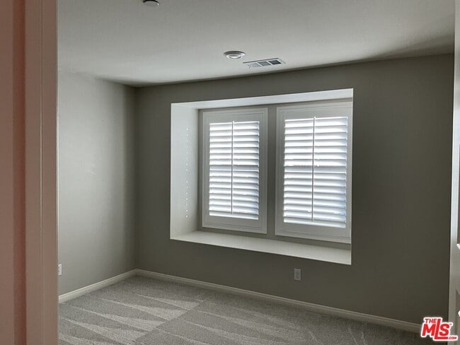 Building Photo - 20909 Mountain Gate Dr