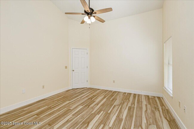 Building Photo - 6651 Fawn Ridge Dr