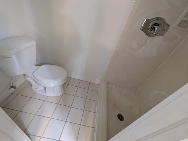 Building Photo - Low-Maintenance Living in the Heart of St. George