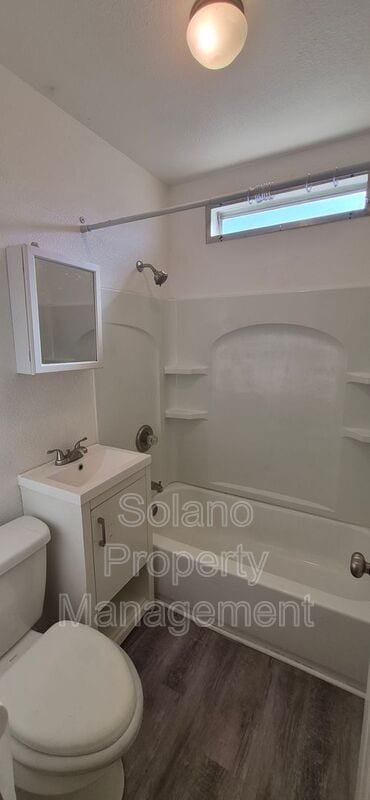 Building Photo - 460 N Washington St