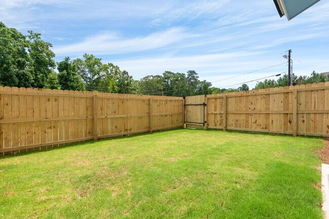 Building Photo - New Townhome in Hartbrook!