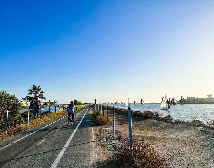 Building Photo - 4869 Inglewood Blvd