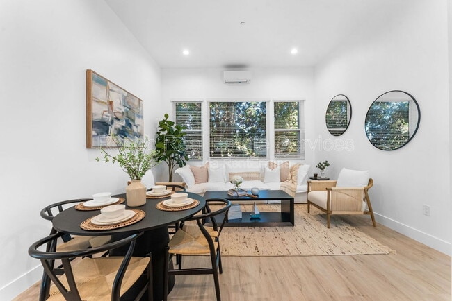 Building Photo - 6730 Mohawk St