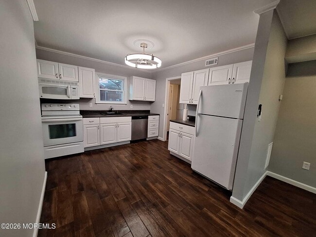 Building Photo - 135 Briar Mills Dr