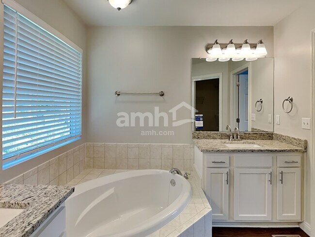 Building Photo - 6377 Beecher Ct