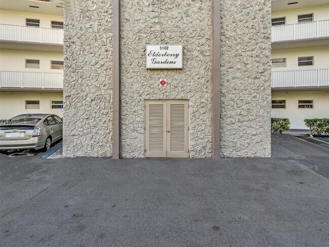 Building Photo - 5102 NW 36th St