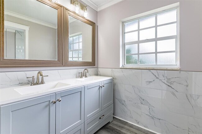 Building Photo - 22500 Labrador St