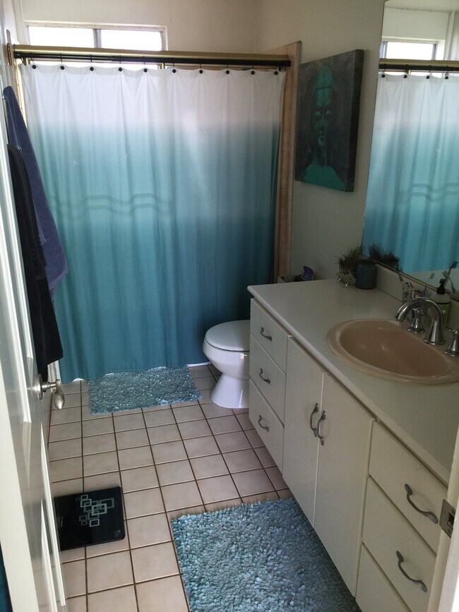 Building Photo - 1722 Armour Ln