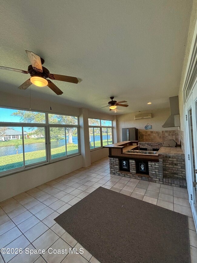 Building Photo - 2542 Woodfield Cir