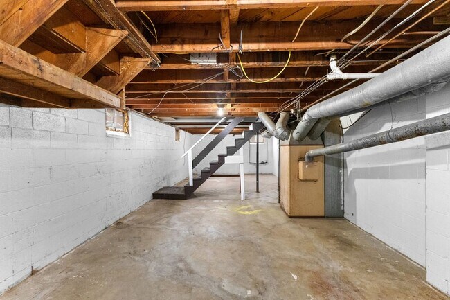 Building Photo - 384-386 South Napoleon Avenue - 386 S. Napoleon Avenue