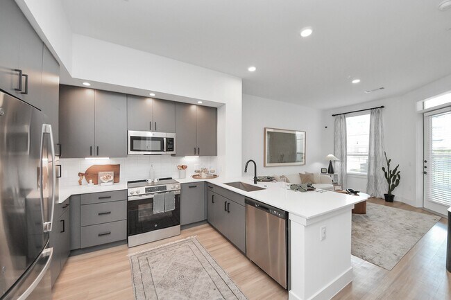 Building Photo - 15635 Memorial Dr