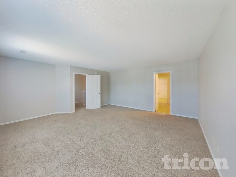 Building Photo - 9822 Orange Blossom Trail