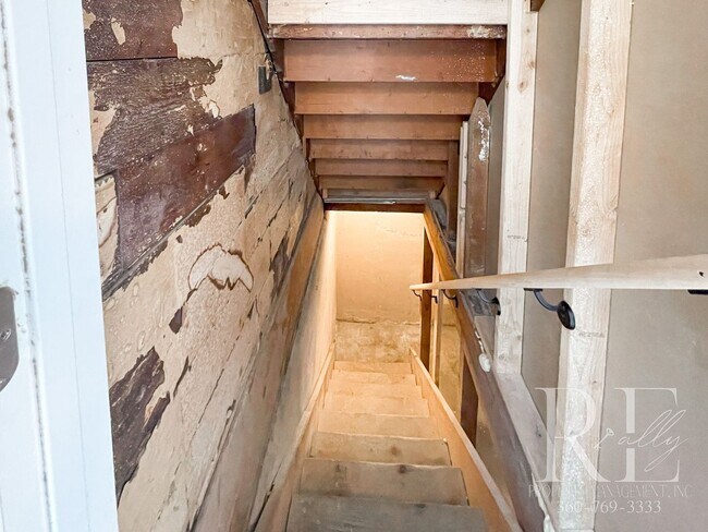 Building Photo - 3BR Bremerton Home with Vintage Charm & Mo...