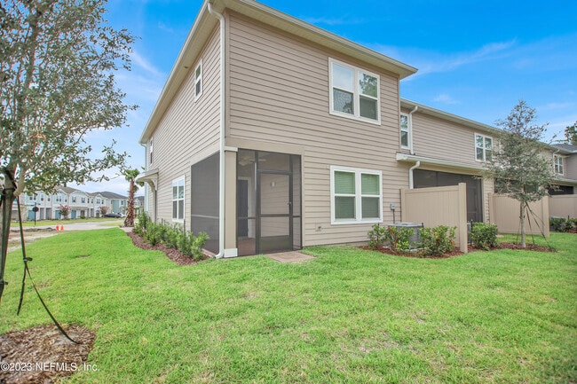 Building Photo - 348 Rosemont Dr