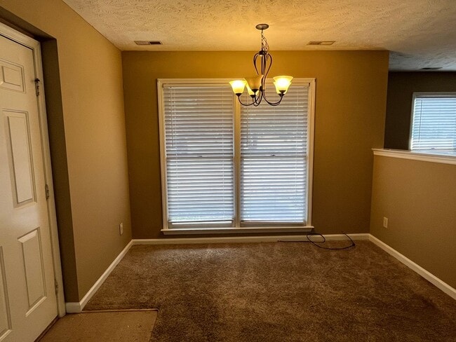 Building Photo - Charming 2 Bed 2 Bath Raeford Home