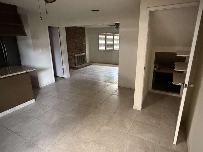 Building Photo - Spacious Two-Story Townhome with Remodeled Bathrooms, Private Patio & Community Pool