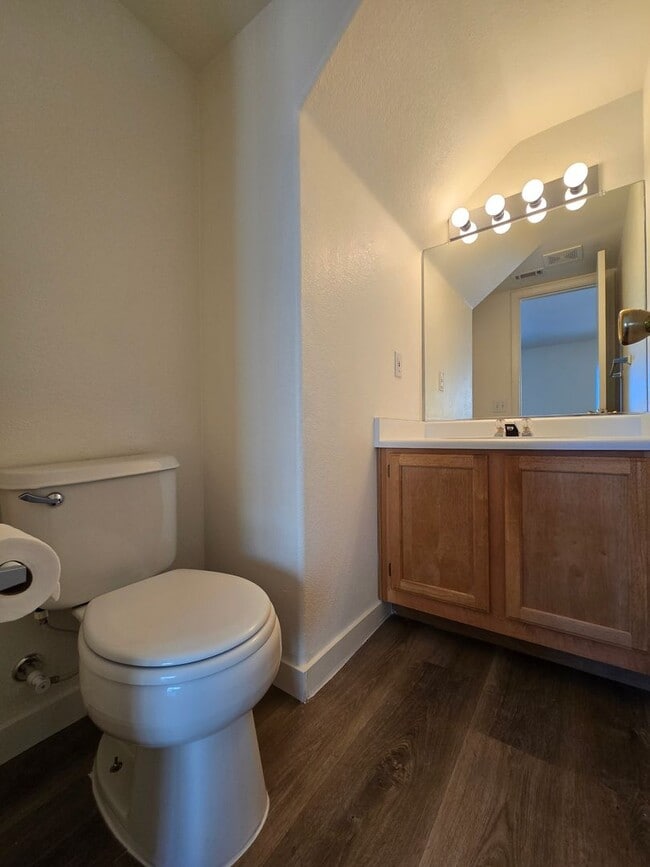 Building Photo - A FABULOUS 3 Bedroom home in desirable Silverado Ranch!