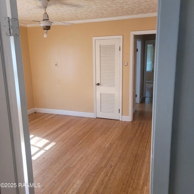 Building Photo - Opelousas: 3 Bed, 2 Bath Home – Section 8 Accepted