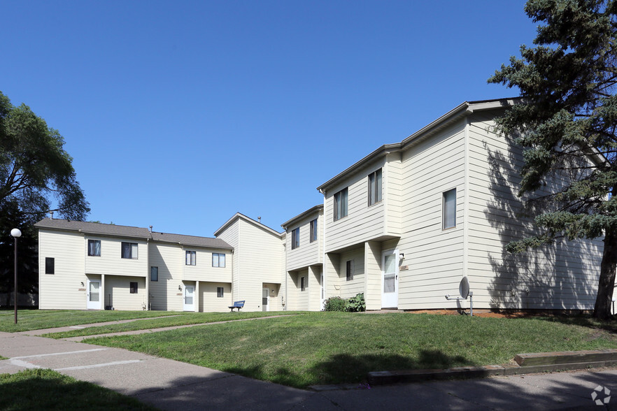 Primary Photo - Victoria Townhomes