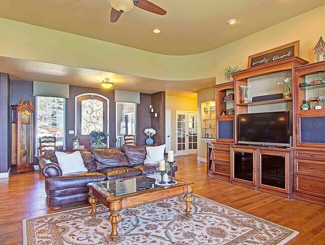 Building Photo - 7975 Ruststone Ct
