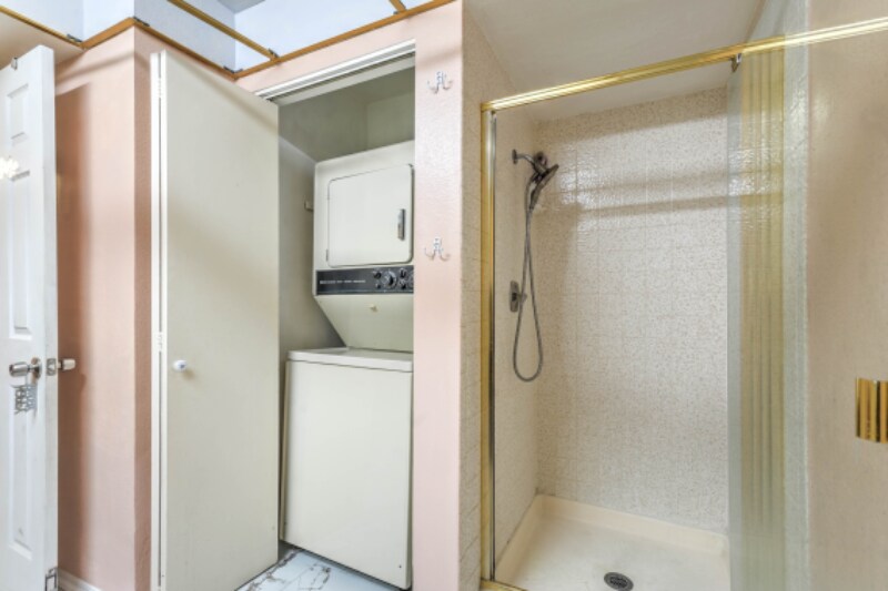 Building Photo - 1751 E Reno Ave