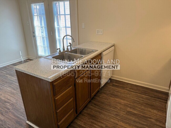 Building Photo - 9101 Parktop Ln NW