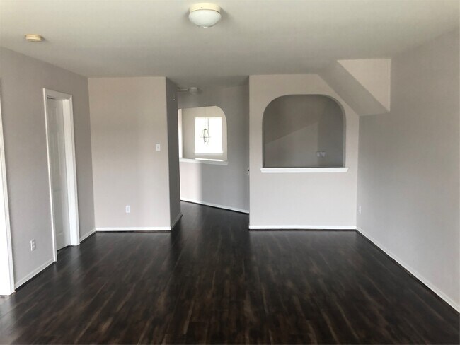 Building Photo - 210 Briar Trace Ln