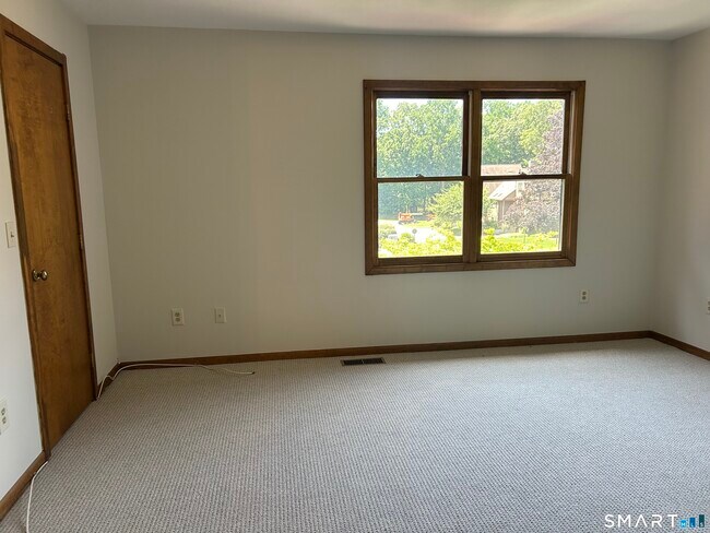 Building Photo - 17 Eagle Rock Cir